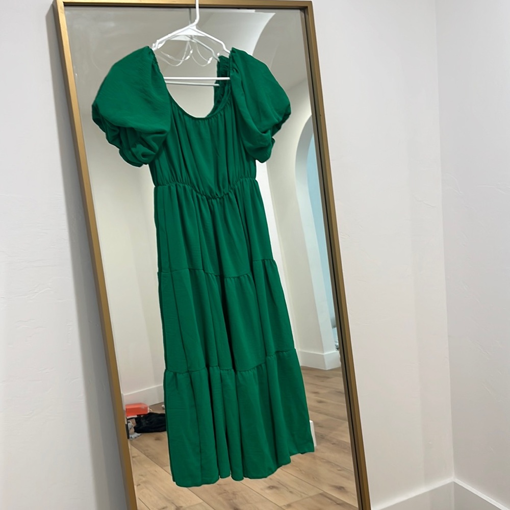 Size medium green puff sleeve midi dress